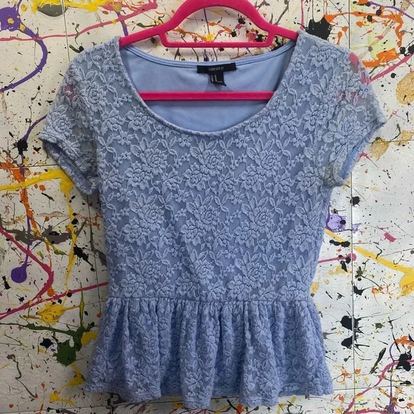 Forever 21 Lace Peplum Top 💐 - Picture 1 of 3